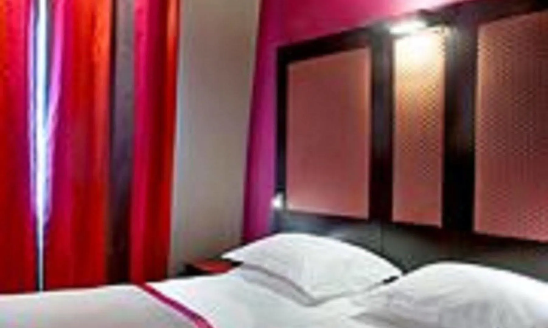 Hotel Casimir Paryż 3*,