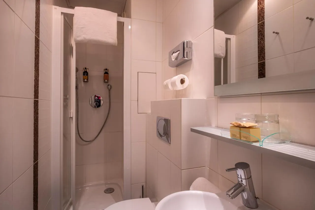 Hotel Casimir Paris